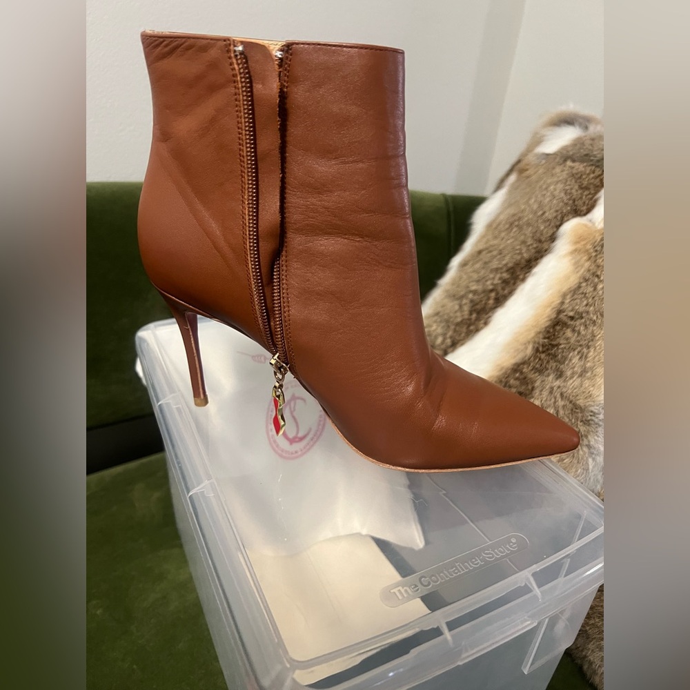CL So Apostrooha 80 Tab Leather Ankle Boots